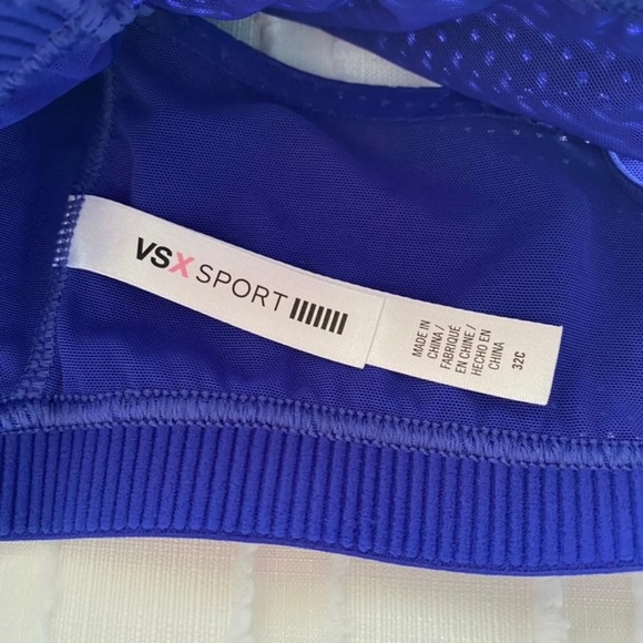 VSX SPORT By Victoria’s Secret Sports Bra size 32C - Picture 5 of 6
